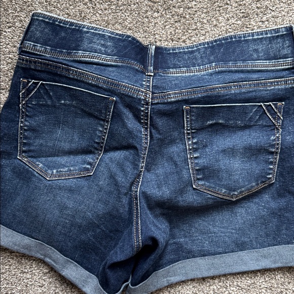 Apt. 9 Indigo Denim Shorts - Picture 3 of 3